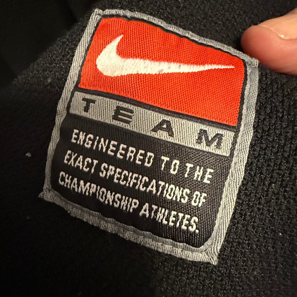 ๐HP!๐ Nike Team Chicago Bulls Men's Long Sleeve Jersey (M) - Picture 7 of 8
